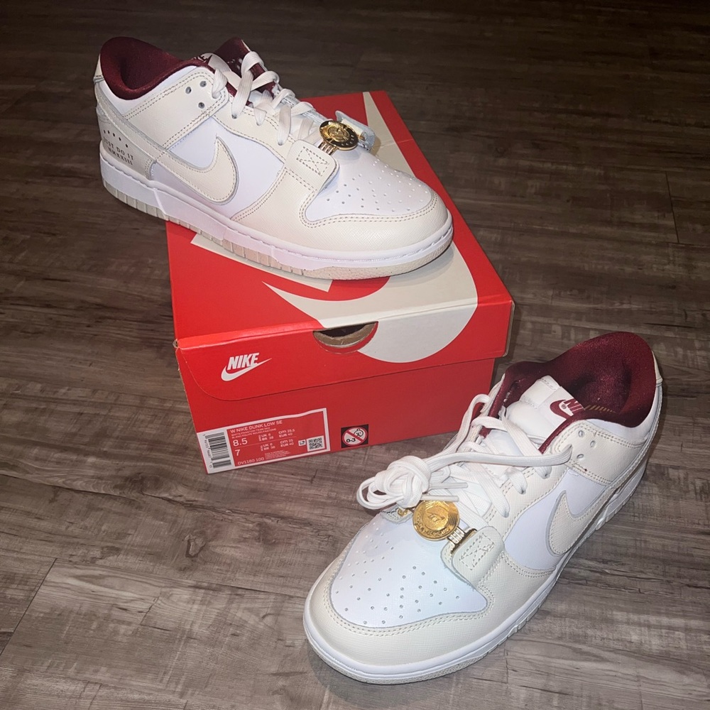 Nike Dunk Low Just Do It Sneakers - White Phantom Neutral Nike’s